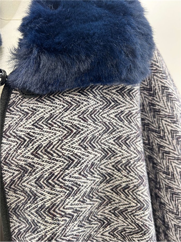 Poncho espiga azul oscuro cuello pelo