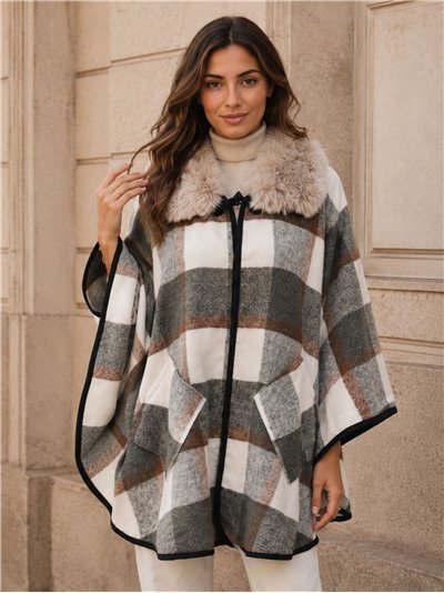 Poncho cuadros neutros cuello pelo