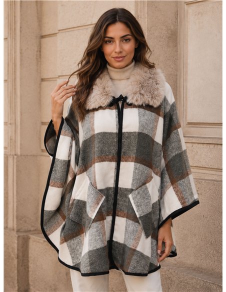 Poncho cuadros neutros cuello pelo