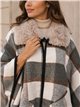 Poncho cuadros neutros cuello pelo