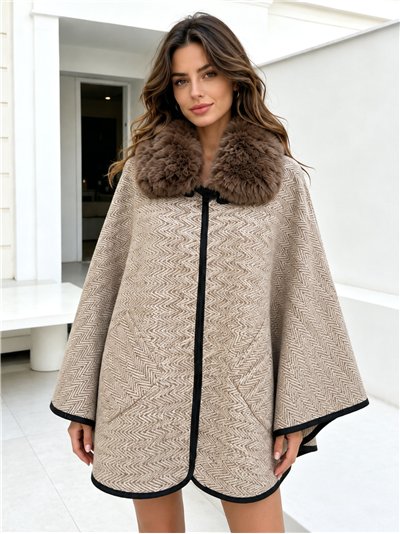 Poncho espiga beige cuello pelo