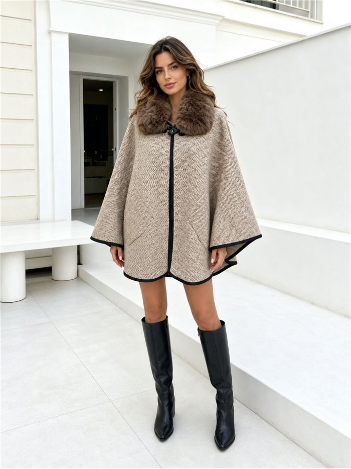 Poncho espiga beige cuello pelo