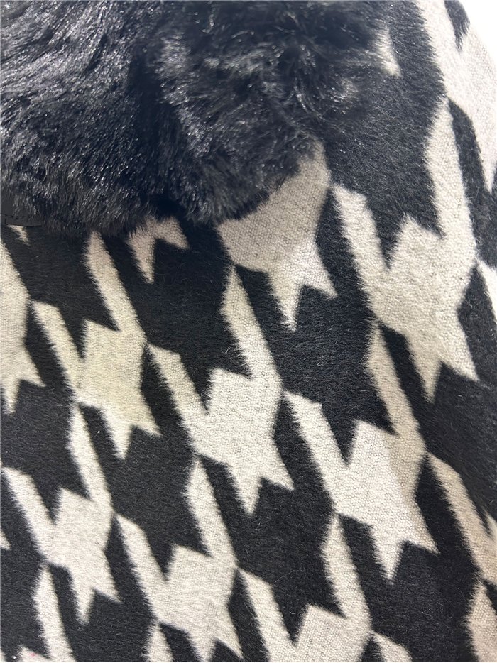 Poncho pata gallo cuello pelo