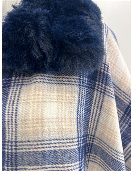Poncho cuadros azul crema cuello pelo