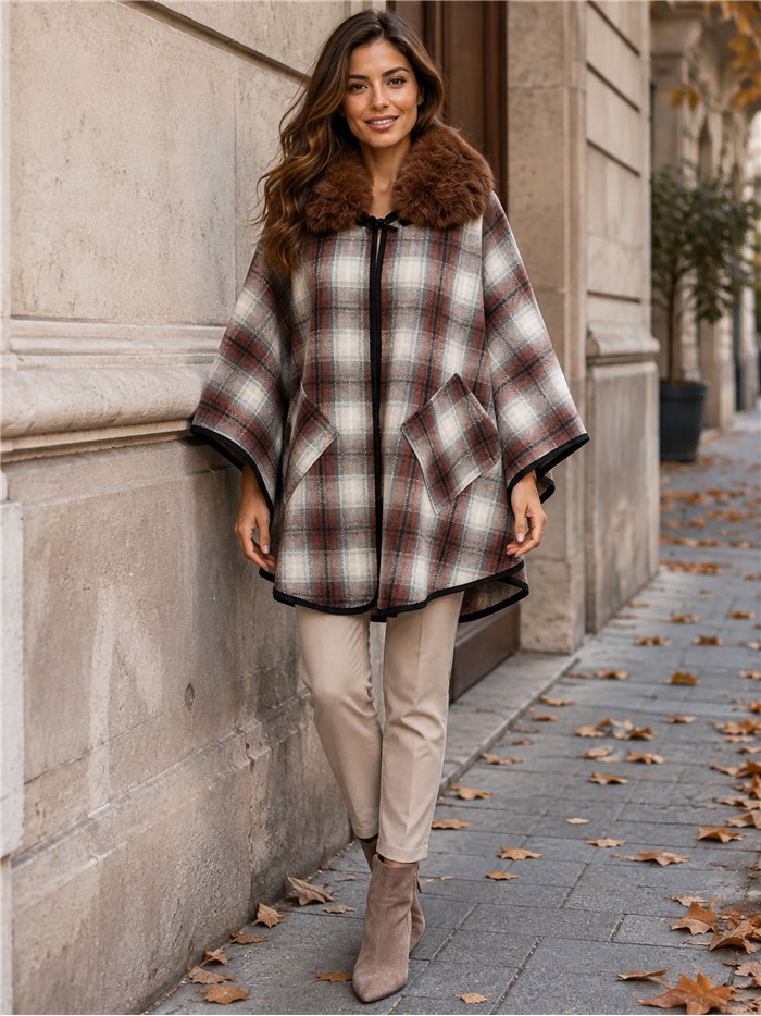 Poncho cuadros granate cuello pelo
