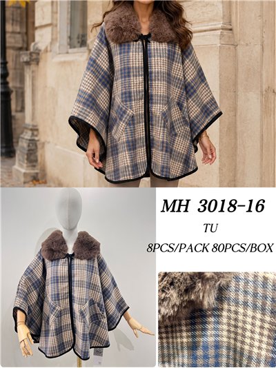 Poncho cuadros beige azul cuello pelo 2