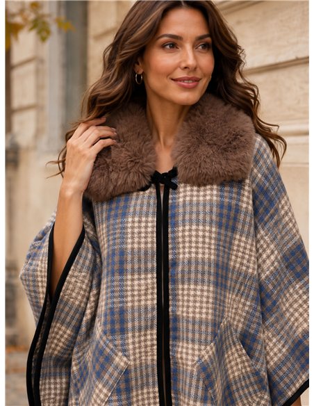 Poncho cuadros beige azul cuello pelo
