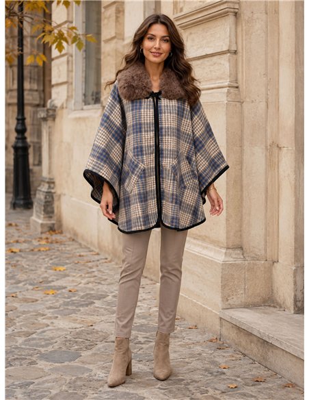 Poncho cuadros beige azul cuello pelo