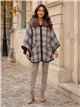 Poncho cuadros beige azul cuello pelo