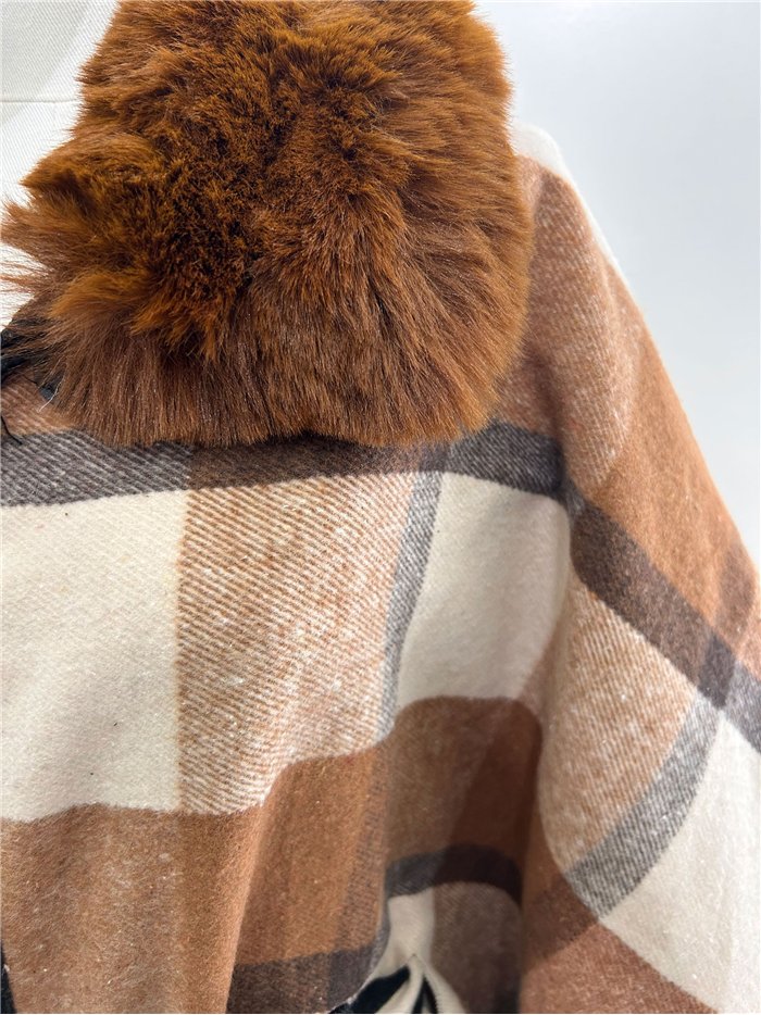 Poncho cuadros camel cinturón
