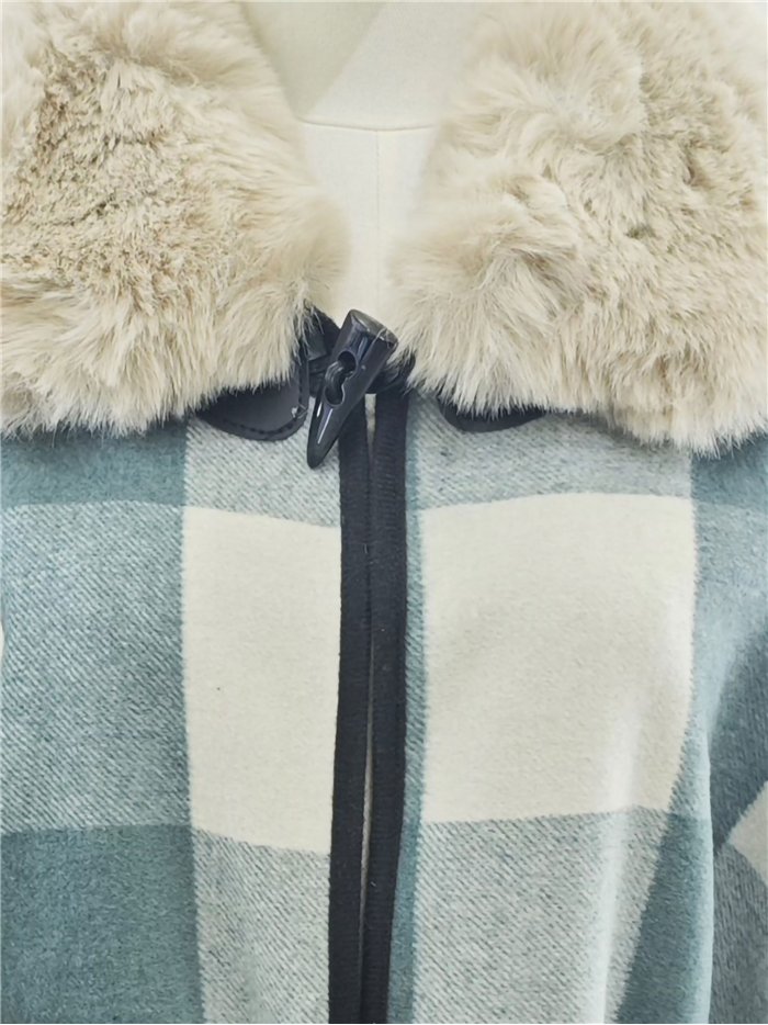 Poncho cuadros teal cinturón