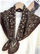 Écharpe carrée marron à motifs cachemire