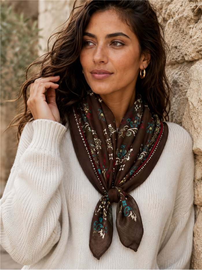 Pañuelo cuadrado folk floral