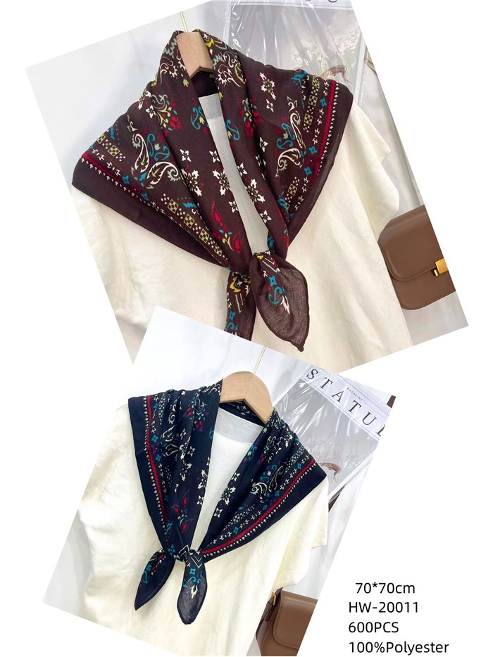 Pañuelo cuadrado folk floral