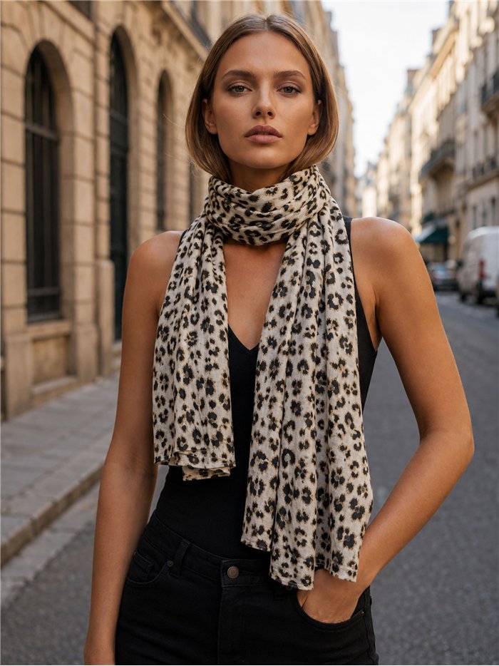 Cachecol com estampa animal de leopardo metálica