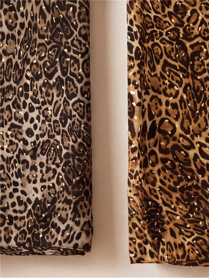 Lenço metálico com estampa de leopardo
