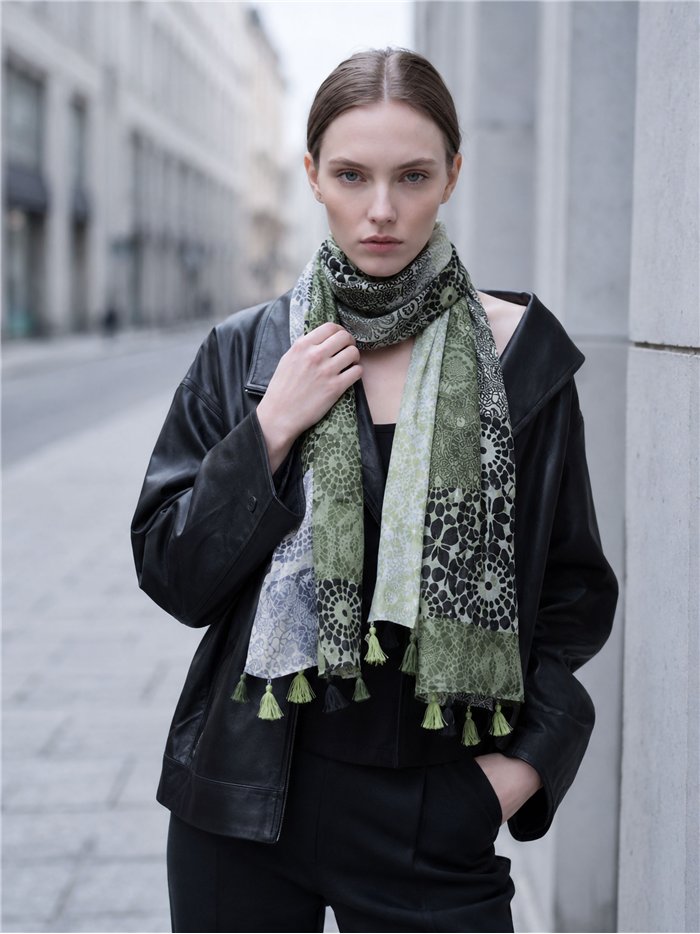 Patchwork-Schal mit Quasten