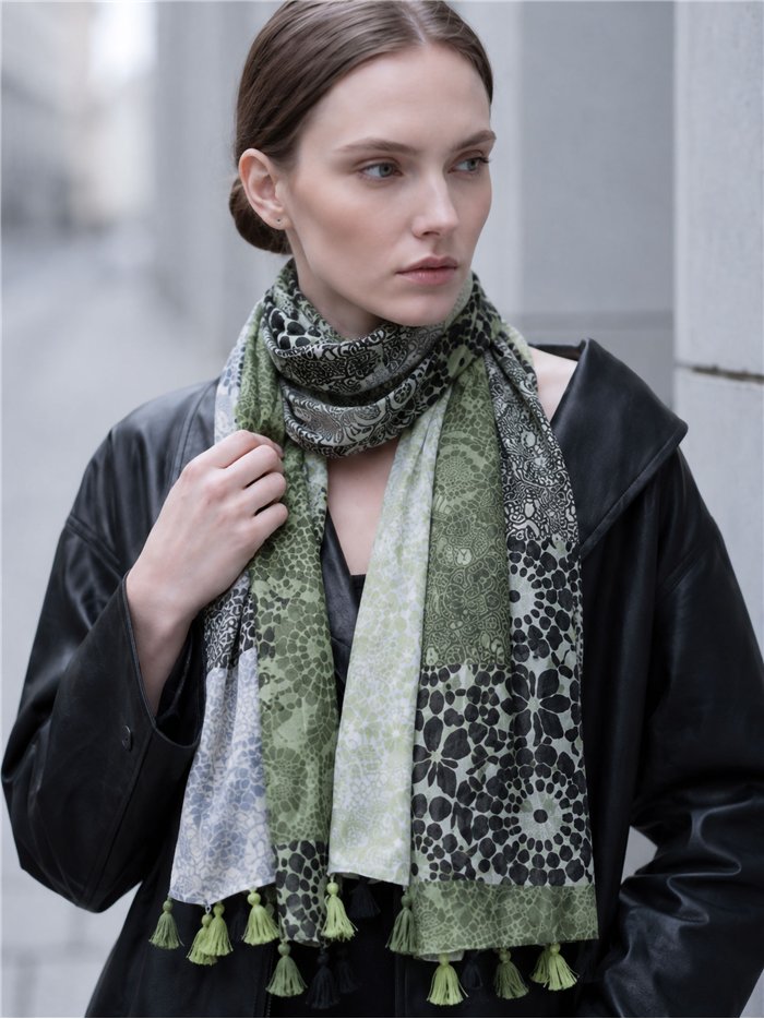 Patchwork-Schal mit Quasten