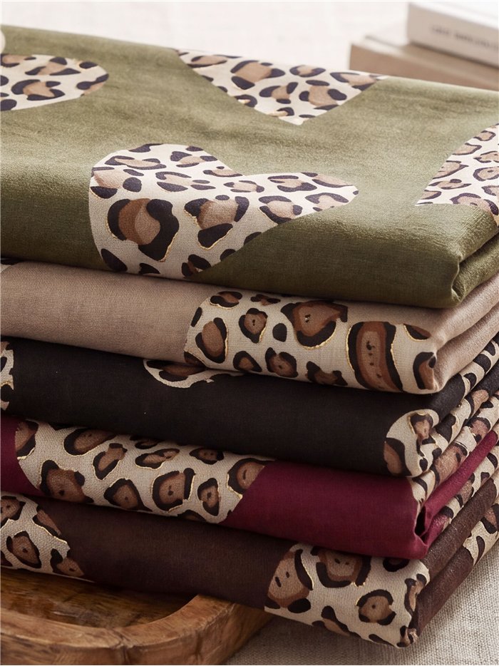Fular corazones animal print