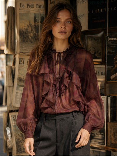 Blusa de cuadros volantes y lazada
