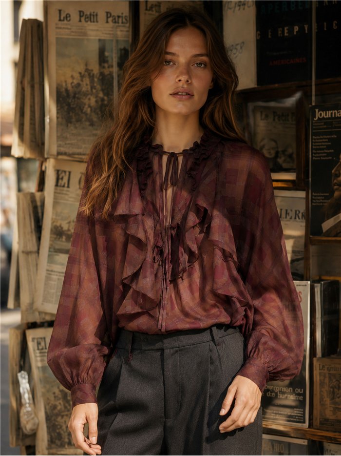 Blusa de cuadros volantes y lazada