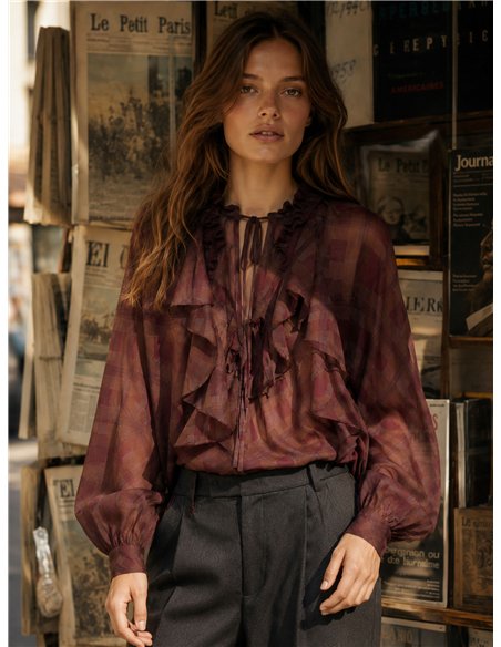 Blusa de cuadros volantes y lazada