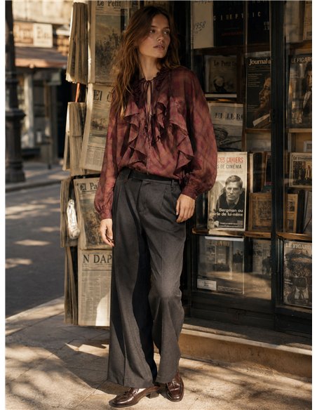 Blusa de cuadros volantes y lazada