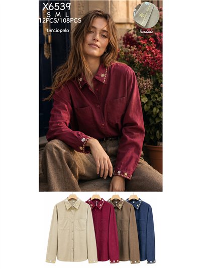 Camicia in velluto con ricami floreali 2