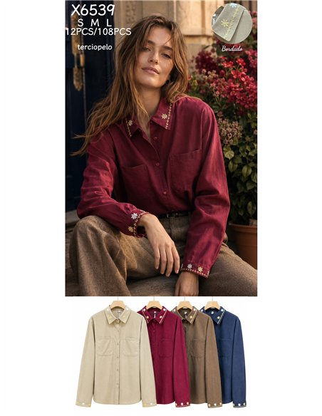 Camicia in velluto con ricami floreali
