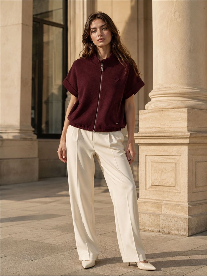 Giacca corta in maglia con collo alto