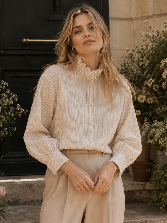 Blusa listrada com gola franzida