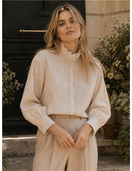 Blusa listrada com gola franzida