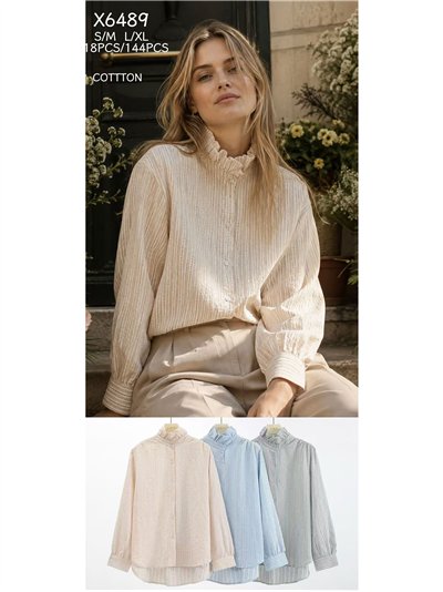 Blusa listrada com gola franzida 2