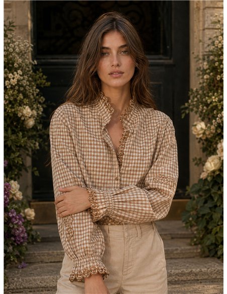 Blusa cuadros bordados