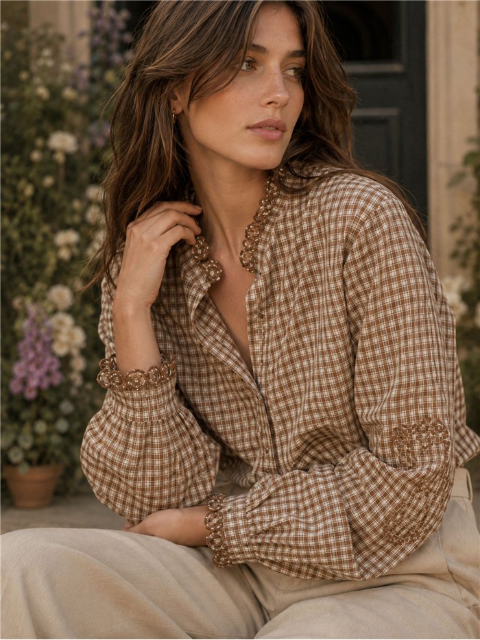 Blusa cuadros bordados