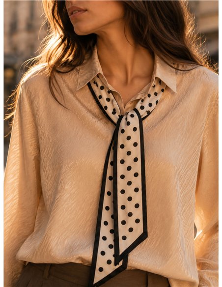 camicia con sciarpa a pois