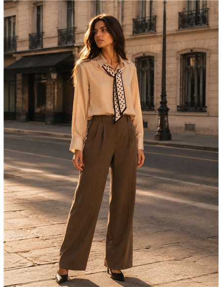 camicia con sciarpa a pois