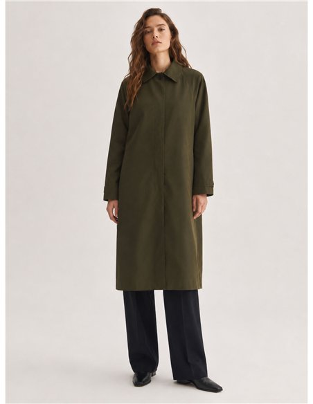 Trench lungo minimalista