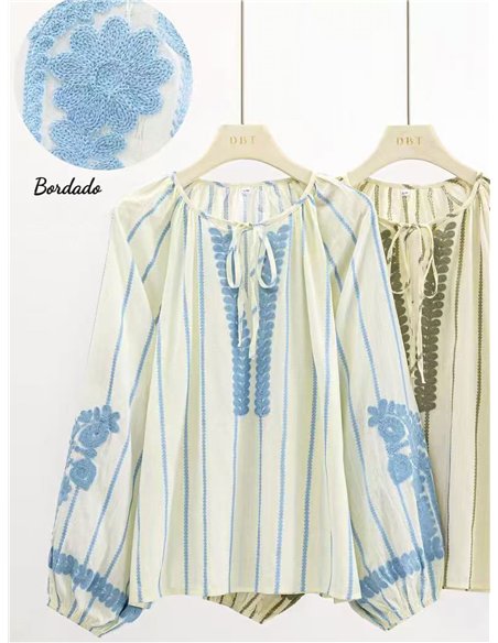 Blusa listrada bordada