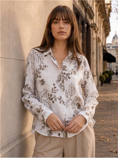 Camisa bordada com flores