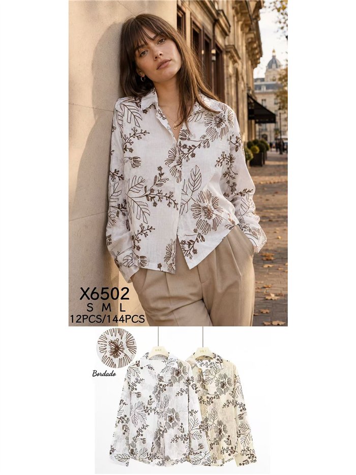 Camisa bordada com flores