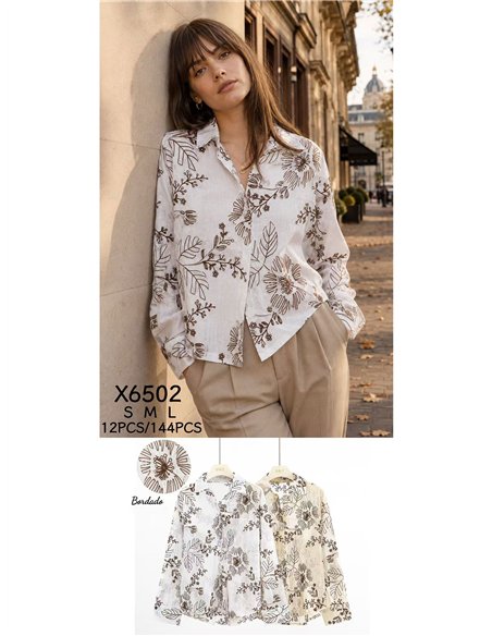 Camisa bordada com flores