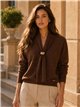 Jersey cuello pañuelo y broche