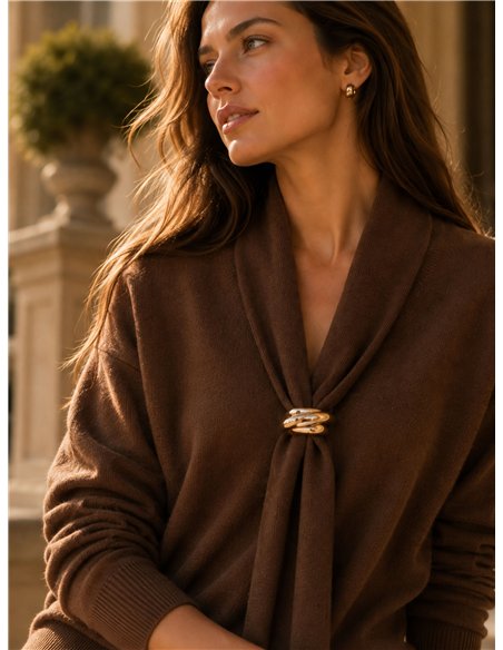 Jersey cuello pañuelo y broche