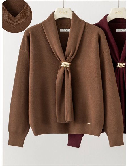 Jersey cuello pañuelo y broche