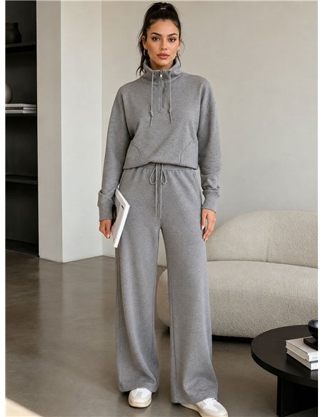Conjunto sudadera de punto cuello alto y pantalón wide leg