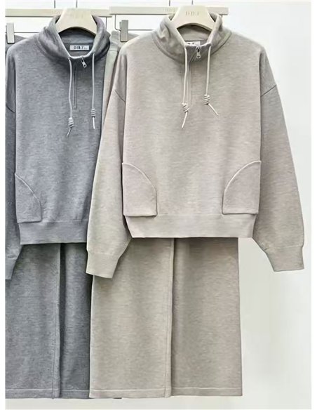 Conjunto sudadera de punto cuello alto y pantalón wide leg