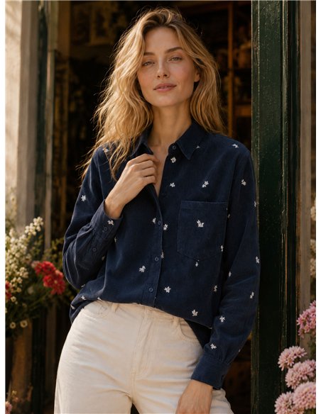Camisa terciopelo flores bordadas