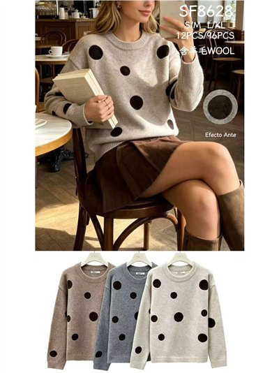 Oversized polka dot knit sweater 2