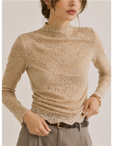 Camiseta encaje floral cuello alto